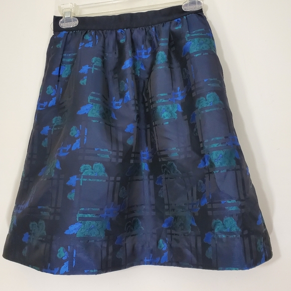 J. Crew Dresses & Skirts - J Crew Floral Skirt, Size 00